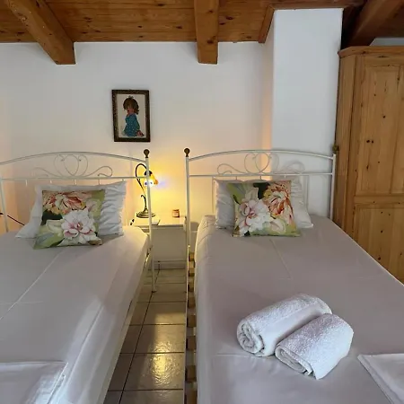 Deep Blue Szálloda Vasilikí