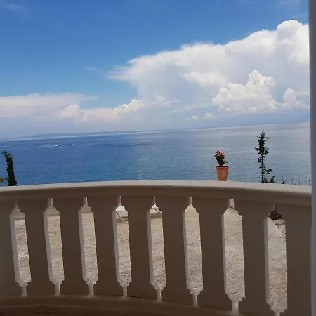 Hotel Deep Blue Vasilikí